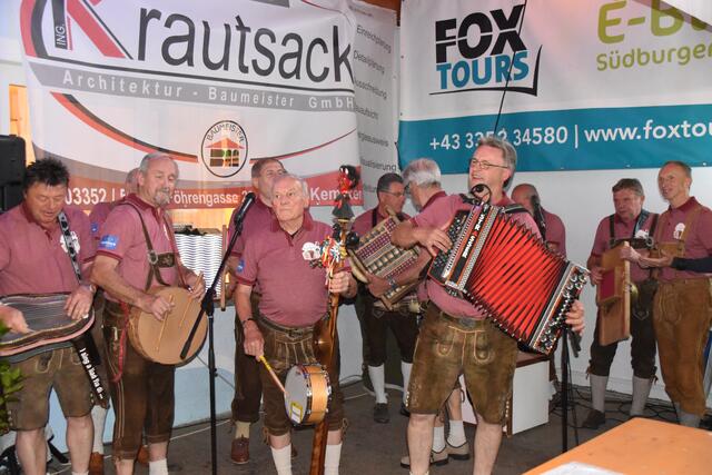 Die Rotenturmer Oldnoarrn machten wieder ordentlich Stimmung. | Foto: Michael Strini