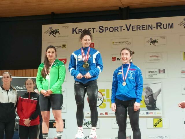 Verena Grundner (grüne Jacke) kürte sich in Tirol zur Vize-Staatsmeisterin. | Foto: KK