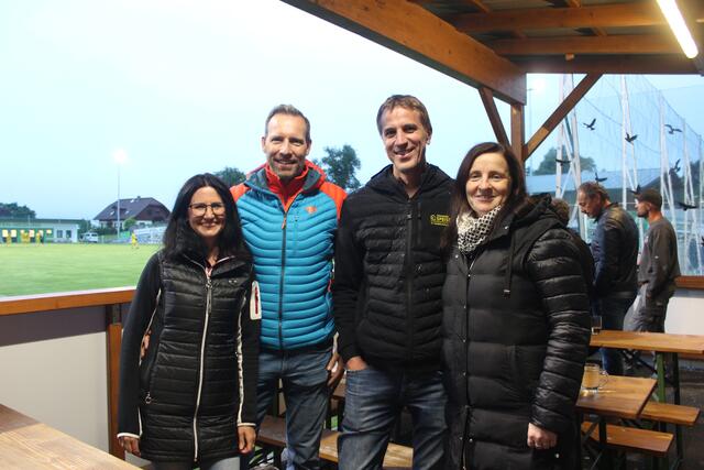  Birgit und Karl Lind gemeinsam mit Karl und Eva Speiser während dem Match. | Foto: Vanessa Huber