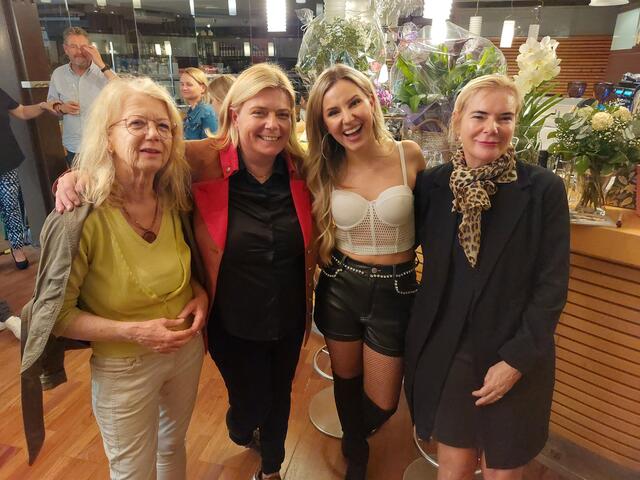 Inoffizielle Eröffnung: Familie Dokl ist stolz auf ihre "Lisi" (2. von links) | Foto: Monika Bersch