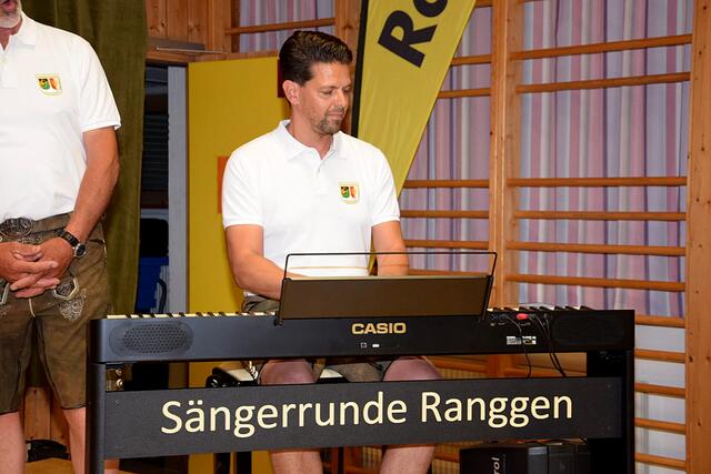 "Udo" Peter Ensfellner begeisterte mit einem Udo-Jürgens-Special.