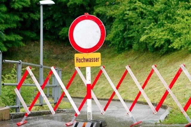 Als Vorsichtsmaßnahme wurde ein Halteverbot auf dem gesamten Urfahrmarktgelände eingerichtet.
  | Foto: Mader