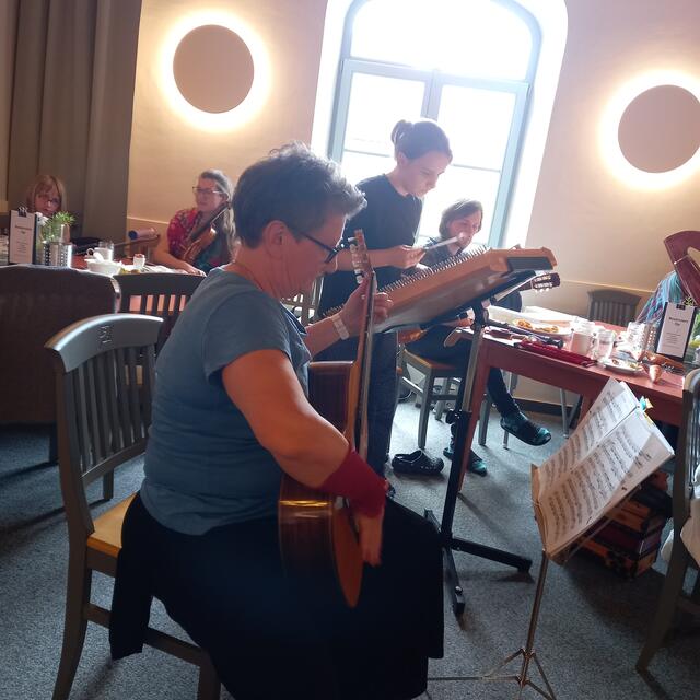 Unglaublich mitreißendes Lied am Hackbrett! | Foto: Birgit Lichtenberger
