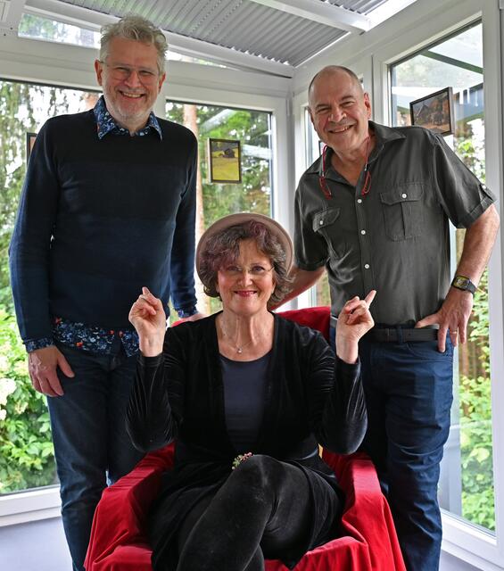 Angelika Toma mit Stefan Nützel (li) und Andrew Judd (re)