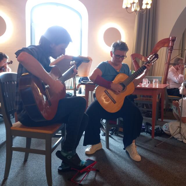 Dialog auf Gitarren | Foto: Birgit Lichtenberger