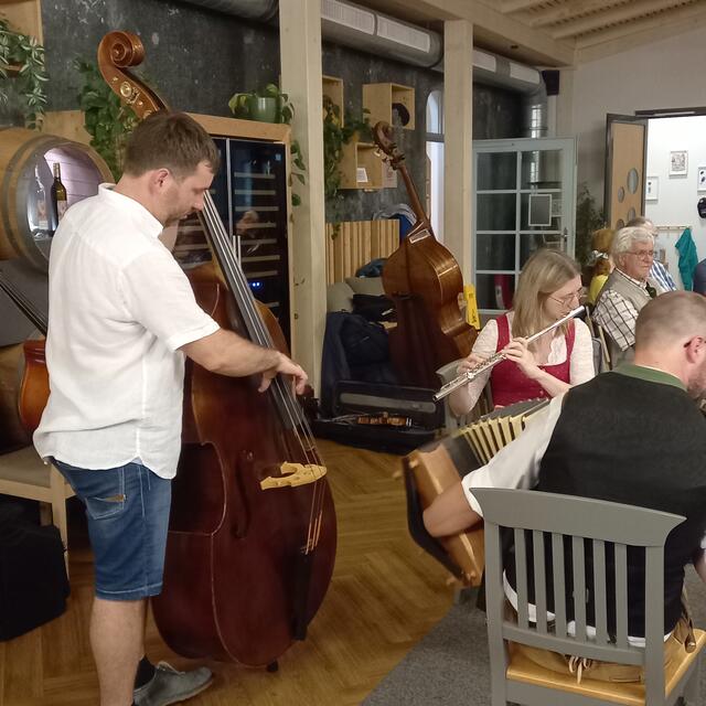 Kontrabass und Querflöte harmonisch nebeneinander | Foto: Birgit Lichtenberger