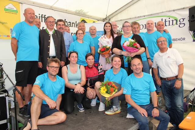 Bürgermeister Hartmann, Abgeordneter zum Niederösterreichischen Landtag Richard Hogl, Miss Niederösterreich Ines Gruber, Hanna Zyarikova, Doris Mutz, uvm | Foto: Anna Carlotta Seymann