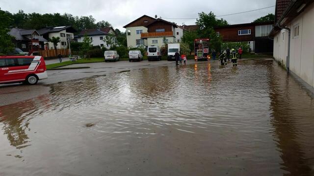 Die Feuerwehr Lohnsburg hatte kurzzeitig mehrere Einsätze zur gleichen Zeit zu bewältigen. | Foto: FF Lohnsburg