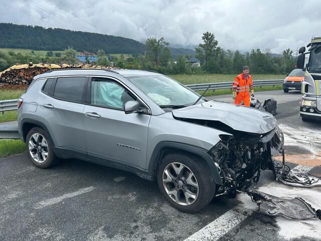 Der Unfall führte zu erheblichen Verkehrsbehinderungen auf der Inntalautobahn. Sobald weitere Informationen verfügbar sind, werden die BezirksBlätter weiter über den Vorfall berichten.
 | Foto: Zoom.tirol