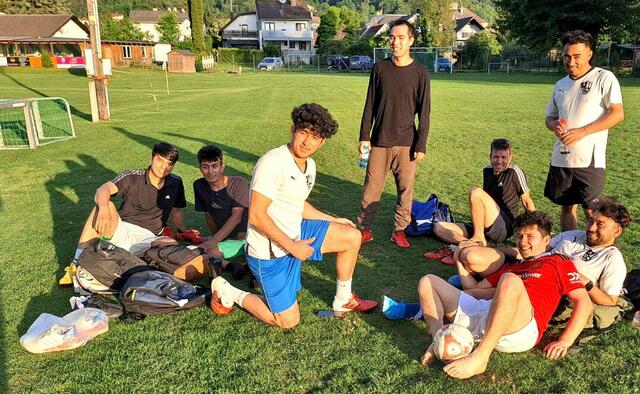 Ali Zamani, Abas Salehi, Taqi Sarwari, Zabih Ebrahimi, Yasin Mohammadi, Sakhi Bahrani, Isamel Sultani, Joma Eklaqui. | Foto: Grenzenlos