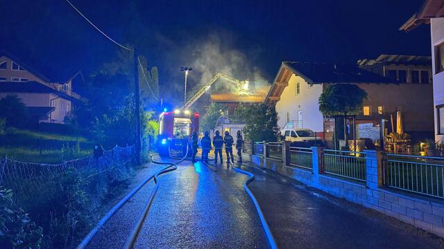 Im Einsatz waren die Freiwilligen Feuerwehren Obertrum, Mattsee, Seeham, Seekirchen, das Einsatzleitfahrzeug Flachgau der FF Eugendorf, das Atemschutzfahrzeug Flachgau der FF Seekirchen, der Abschnittsfeuerwehrkommandant Abschnitt 3 sowie Bezirks- &amp; Abschnittssachbearbeiter, das Rotes Kreuz Salzburg und die Salzburger Polizei. | Foto: ASBÖA Bezirk Flachgau, VI Hohmann &amp; BSBÖA Bezirk Flachgau, OVI Hasenschwandtner