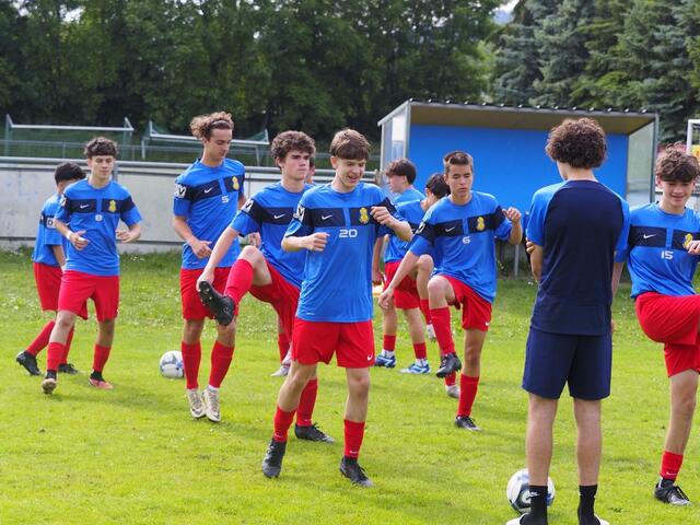 Die ASK BAd Völsua Burschen beim Aufwärmen | Foto: privat