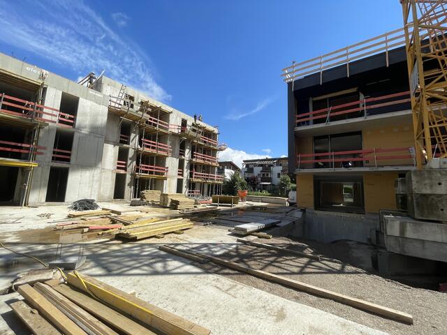 Das Wohnquartier wird durch großzügige Grün- und Aufenthaltsbereiche bereichert.  | Foto: Kendlbacher