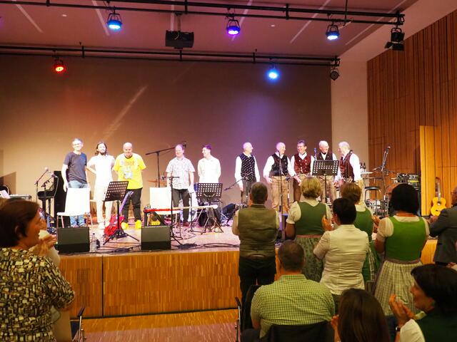Franz Kollmann, Julian Höckner, Gerald Schuldenzucker, Siegfried Horvath, Dominik Saloberger  von der "Badrock Blues Band" und Johann "Hans" Schmölzer, Josef Höckner, Franz Mayr, Robert Großpointner, Josef Gumpinger von den "Krammerer Sängern"
 | Foto: BRS