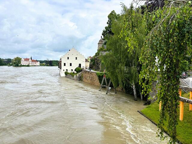 In Schärding ist das Hochwasser bereits wieder am Abklingen. | Foto: Franz Gruber
