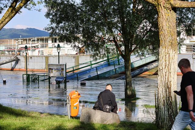 "Ein echter Linz geht nicht unter" – die Donaumetropole blieb von Schlimmerem verschont, | Foto: Reischl