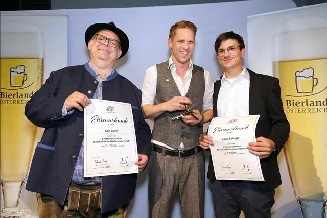 (v.l.) Karl Zuser, Staatsmeister Oliver Klamminger und Julian Selinger. | Foto: pirart.at