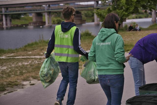 Plogging vereint Joggen und Müllsammeln miteinander. | Foto: Dmitri Karpow