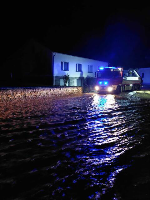 Die Situation in den frühen Morgenstunden in Wimpassing.  | Foto: Anna Koch