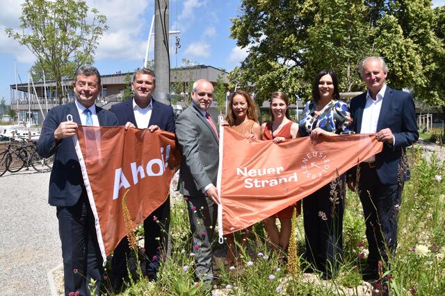 (v.l.)Stefan Ottrubay, Vorsitzender der Esterhazy Privatstiftung, Markus Ernst, Esterhazy-Vorstand Matthias Grün, Monika Waitusch, General Managerin des "Neuen Strand Neusiedler See", Breitenbrunns Vize-Bürgeremeisterin Anja Tröllinger, Landeshauptmann-Stellvertreterin Astrid Eisenkopf, Erwin Preiner, Obmann des Vereins Welterbe Neusiedler See | Foto: Stefan Schneider