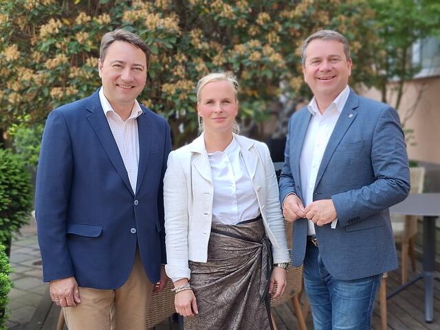  Landeshauptmann-Stv. Dr. Manfred Haimbuchner, Anna Teufel, Bürgermeister Christian Partoll (v.l.n.r.). | Foto: FPÖ Ansfelden