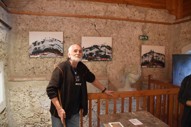 Ausstellungseröffnung im Scheibbser Pulverturm: Der Kulturförderverein "Die KunstStifter" feiert seine Wiederauferstehung. | Foto: Roland Mayr