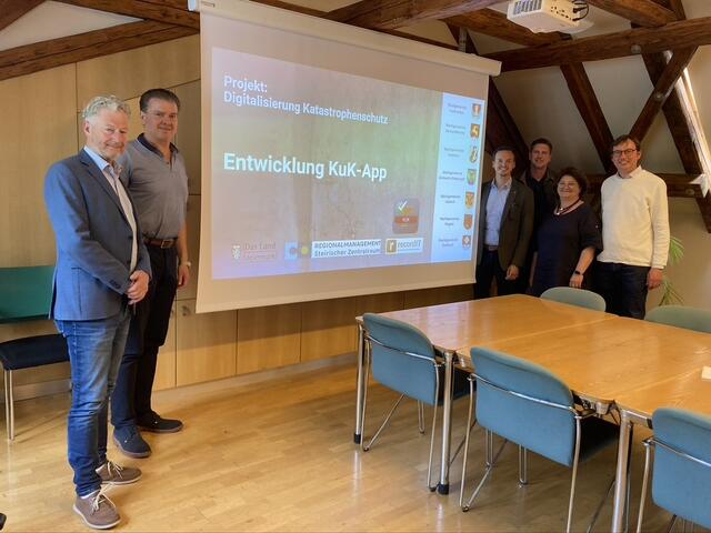 Die Bürgermeisterinnen und Bürgermeister der Projektgemeinden: Michael Viertler (Deutschfeistritz), Hannes Tieber (Peggau), Johannes Wagner (Frohnleiten), Michael Feldgrill (Gratkorn), Doris Dirnberger (Gratwein-Straßengel) und Markus Windisch (Übelbach) | Foto: Marktgemeinde Übelbach