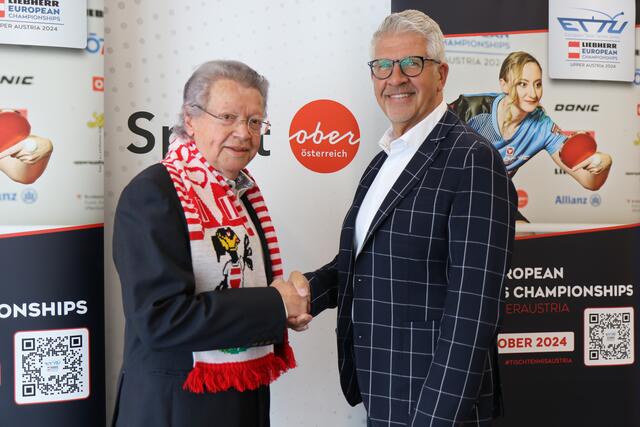 Ehrenpräsident Hans Friedinger (links) mit Tischtennis-Verbandspräsident Wolfgang Gotschke. | Foto: Sportland OÖ