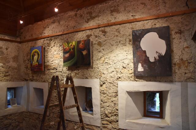 Ausstellungseröffnung im Scheibbser Pulverturm: Der Kulturförderverein "Die KunstStifter" feiert seine Wiederauferstehung. | Foto: Roland Mayr