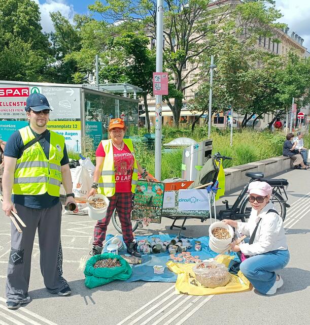 Sandrine(rechts) bloggt für die philippinische Community 