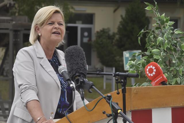 Festakt in der Schwarzenberg-Kaserne im Beisein der Verteidigungsministerin.  | Foto: Thomas Fuchs