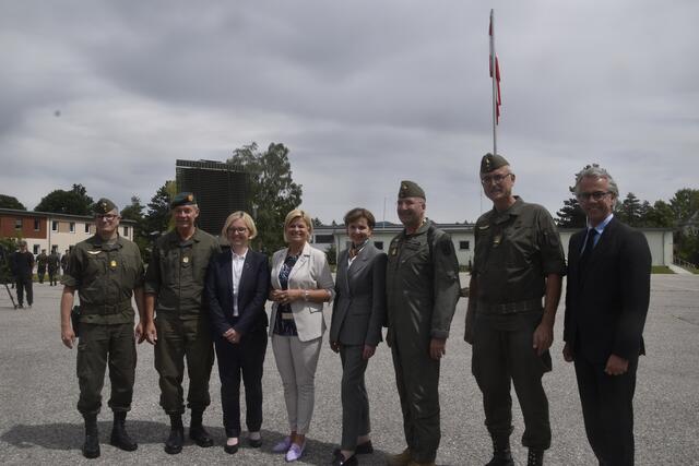 Festakt in der Schwarzenberg-Kaserne im Beisein der Verteidigungsministerin.  | Foto: Thomas Fuchs