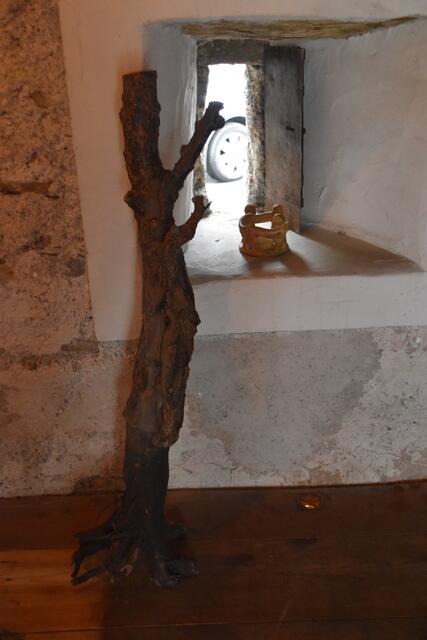 Ausstellungseröffnung im Scheibbser Pulverturm: Der Kulturförderverein "Die KunstStifter" feiert seine Wiederauferstehung. | Foto: Roland Mayr