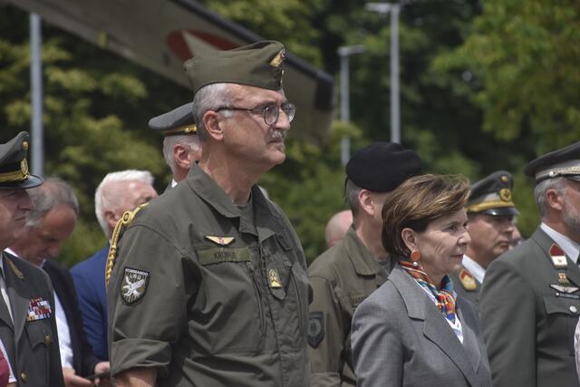 Festakt in der Schwarzenberg-Kaserne im Beisein der Verteidigungsministerin.  | Foto: Thomas Fuchs