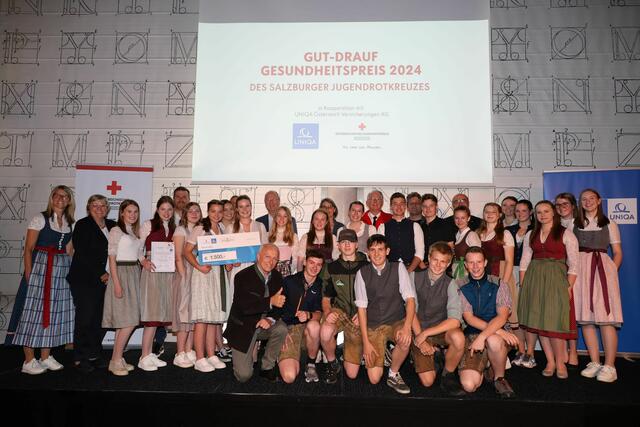 Die Landwirtschaftliche Fachschule (LFS) Bruck gewann den mit 1.500 Euro dotierten ersten Platz für ihr Projekt „BuddyPeer LFS Bruck – für ein gutes Miteinander“. | Foto: Stefanie Schenker / Rotes Kreuz Salzburg