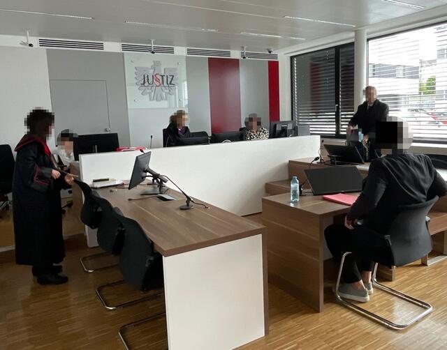 Nach stundenlangem Prozess mit zahlreichen Zeugen wurde der Angeklagte freigesprochen. | Foto: Gernot Heigl