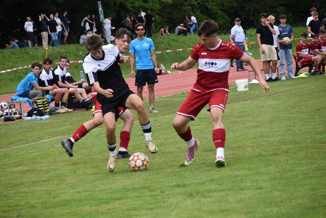 In einem engen Match zeigten beide Teams viel Einsatz. | Foto: Michael Strini