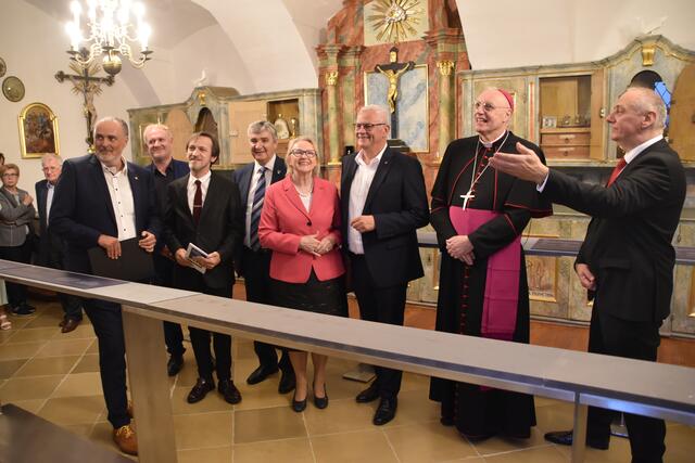 Feierliche Eröffnung der Sonderausstellung 100 Jahre Landespatron Heiliger Martin in der Bergkirche in Eisenstadt.  | Foto: Stefan Schneider