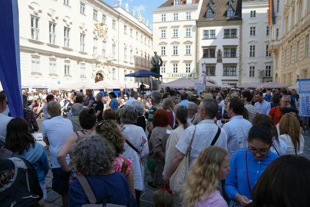 Musik, Tanz und viel mehr erwarten die Gäste des Straßenfests. Einlass ist ab 14.30 Uhr. | Foto: Barbara Schuster/RMW