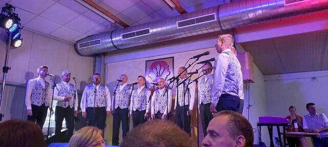 Klapa dičaki trat beim dalmatinischen Abend in Schandorf auf. | Foto: Bernhard Herics