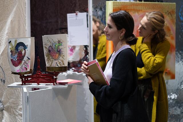 Die Wanderausstellung „ROLE MODELS“, begleitet von einem Buch und einem Kunstprojekt, wird vom 27. Juni bis zum 31. Juli im Greith Haus zu sehen sein.  | Foto: Karo Just/kreisbild