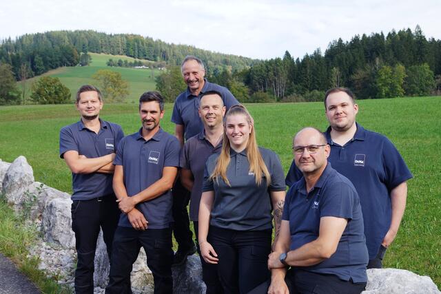 Das Ausbildungsteam bei DANA bildet Lehrlinge in insgesamt sieben verschiedenen Lehrberufen aus.
  | Foto: DANA | JELD-WEN Türen GmbH