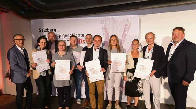 Ein Heimspiel war die Ehrung im Ziegelstadel für Unternehmen aus Hallein. | Foto: WKS/Bernhard R. Moser Photography