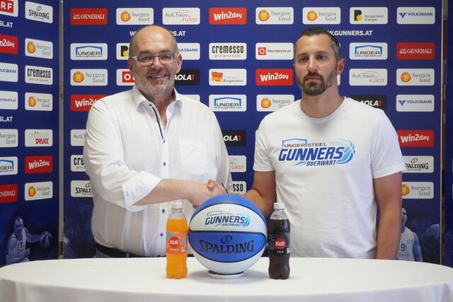 Shakehands: Thomas Linzer, Matthew Otten | Foto: Michael Strini