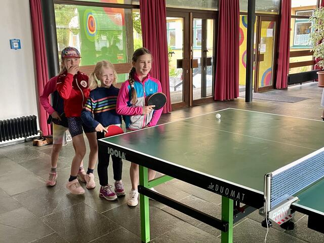 Beim Tischtennis konnten die Kinder viel lernen. | Foto: Nathalie Polz