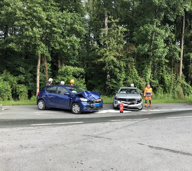 Eine Kollision zwischen zwei Fahrzeugen forderte in Ligist Verletzte. | Foto: FF Steinberg
