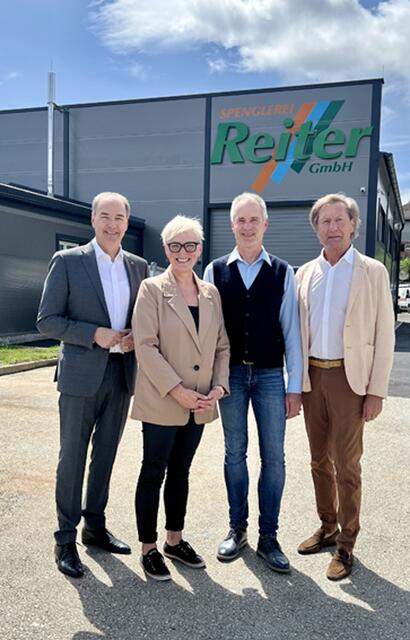25 Jahr-Jubiläum und Lagerzubau: LR Leonhard Schneemann, Johanna Kuntner-Reiter, David Reiter, Bgm. Kurt Maczek | Foto: Landesmedienservice