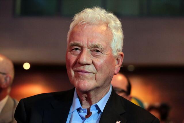 Milliardär Fank Stronach wurde in Kanada wegen sexueller Übergriffe von der Polizei festgenommen.