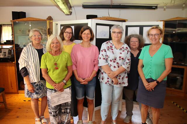 Eine Runde Damen nahm am Workshop zum Thema „Frauen vor den Vorhang“ teil.
