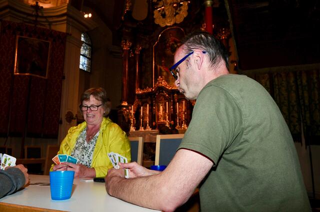 In der Pfarrkirche Kematen wurde mit den Watterkarten der Katholischen Jungschar gespielt.